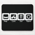 Le cycle de sommeil mangent la répétition tapis de souris