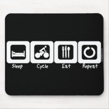 Le cycle de sommeil mangent la répétition tapis de souris
