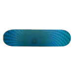 Le fond de la planche à roulettes bleue profonde d