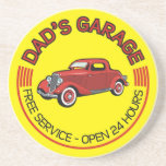 Le garage du papa pour le père qui a l'atelier de  dessous de verre