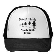 Le groupe pensent casquettes