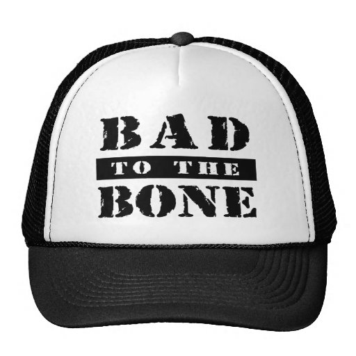 Le mauvais au casquette de camionneur d'os