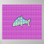 Le requin à motifs de losanges sur le pourpre boui