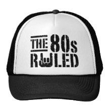 Les années 80 ordonnées casquettes