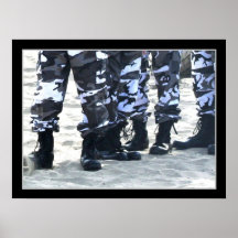 Les militaires initialisent l'affiche