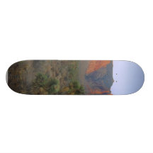 Les roches rouges juste au lever de soleil skateboard