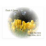 Les tulipes jaunes sauvent la carte postale de dat