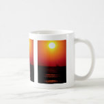L'été rêve, naviguant outre de la côte de C du sud Mug