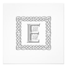 Lettre celtique E de monogramme de faire-part de m