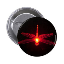 Libellule rougeoyante badge avec épingle