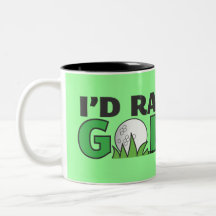 L'identification plutôt joue au golf jouant le tro tasse