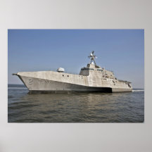 L'indépendance littorale de bateau de combat en co affiche