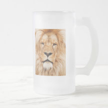 Lion de tasse de bière en verre givré