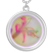 Lis rose sur le pastel - collier