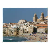 L'Italie, Sicile, Cefalu, vue de ville avec le Duo Cartes Postales