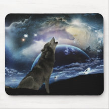 Loup hurlant à la lune tapis de souris