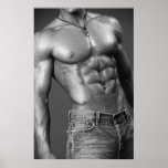 Mâle sans chemise en affiche de jeans