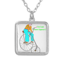 MAMIE ET LE GEPECE 1.PNG COLLIER
