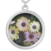 Marguerite de couleur bijouterie personnalisée