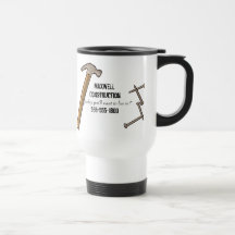 Marteau et tasse de clous