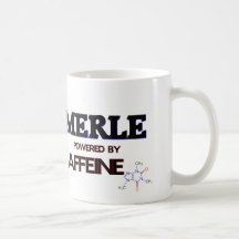 Merle a actionné par la caféine tasse à café