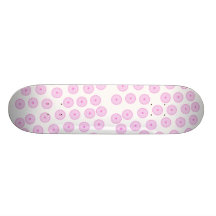 Modèle rose de petit gâteau plateau de skateboard