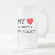 Mon coeur appartient à un RHUMATOLOGUE Mugs À Café