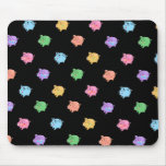 Motif de porc d'arc-en-ciel sur le noir tapis de souris