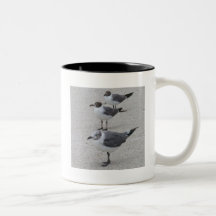 Mouettes sur la plage tasse