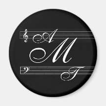 Musiciens dans le logo de monogramme d'amour aimants