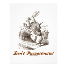 Ne temporisez pas le lapin blanc regardant la mont invitations personnalisées