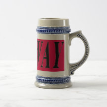 Noir de Stein Danemark de bière sur le rouge Tasse