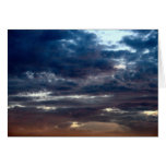 Nuages orageux foncés cartes de vœux