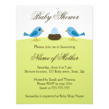 Oiseaux mignons avec l'invitation bleue de baby sh