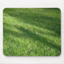 Ombres dans l'herbe tapis de souris