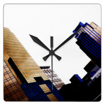 Overgehelde Cityscape Klok