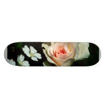 Pâlissez - les roses roses dans le jardin planches à roulettes customisées