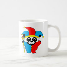 Panda dans le costume de farceur tasse