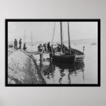 Pêchant dans Lerwick, l'Ecosse 1914 Poster