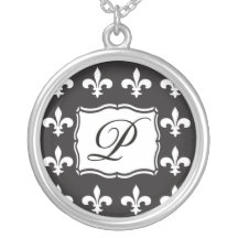 Pendentif de Fleur de Lis Monogram P