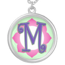 Pendentif initial de M
