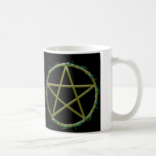 Pentagramme avec le feuille tasse