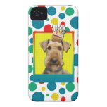 Petit gâteau d'anniversaire - Airedale Coques iPhone 4 Case-Mate