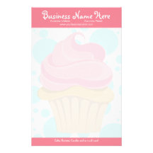 Petit gâteau de boulangerie stationnaire papiers à lettres