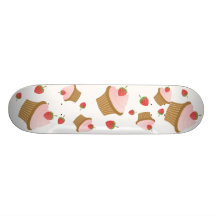 Petit gâteau de chocolat de fraise plateau de skate