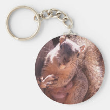 Petite fillette l'écureuil porte-clefs