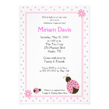 Petites invitations roses de baby shower des cocci
