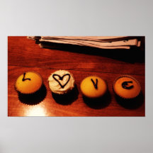 Petits gâteaux de cru d'amour affiche