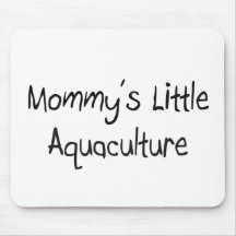 Peu d'aquiculture de la maman tapis de souris