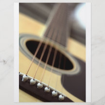 Photo de plan rapproché de guitare acoustique prospectus customisé